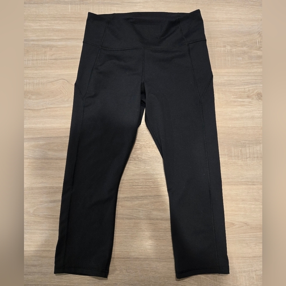 Under Armour Black Capri Leggings Sz L BLACK